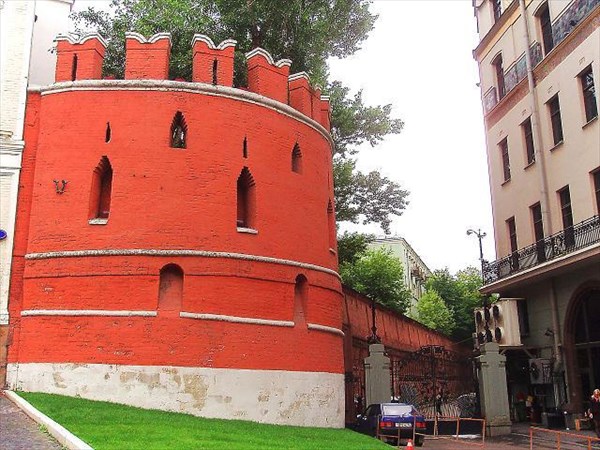 110-Китайгородская стена и башня возле Метрополя